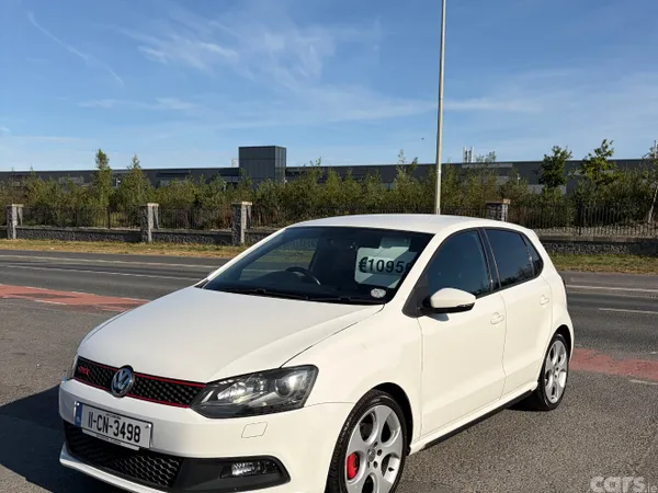 Volkswagen Polo Hatchback, Petrol, 2011, White