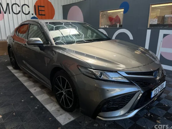 Toyota Camry Saloon, Petrol Hybrid, 2023, Grey