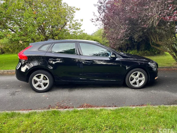 Volvo V40 Hatchback, Petrol, 2016, Black