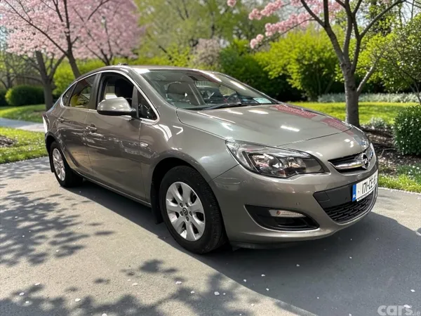Opel Astra Saloon, Diesel, 2017, Brown