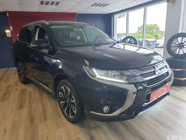 Mitsubishi Outlander SUV, Petrol Plug-in Hybrid, 2016, Black