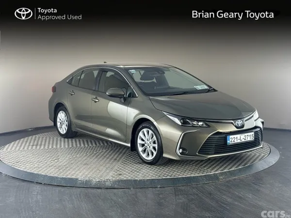 Toyota Corolla Saloon, Petrol Hybrid, 2022, Bronze
