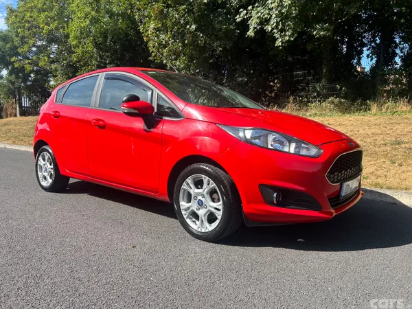 Ford Fiesta Hatchback, Petrol, 2017, Red