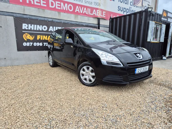 Peugeot 5008 MPV, Diesel, 2012, Black