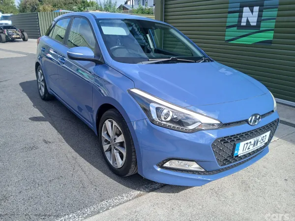 Hyundai i20 Hatchback, Petrol, 2017, Blue