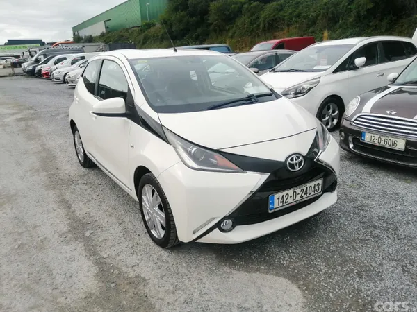 Toyota Aygo Hatchback, Petrol, 2014, White