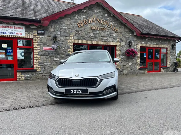Skoda Octavia Hatchback, Diesel, 2022, Silver