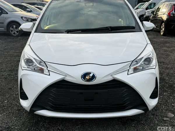 Toyota Vitz Hatchback, Petrol Hybrid, 2017, White
