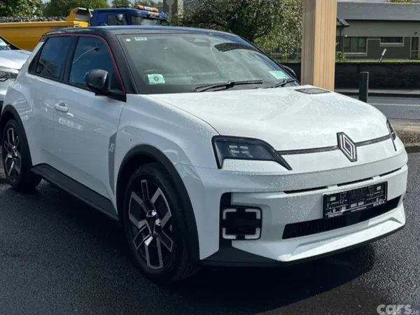 Renault 5 Hatchback, Electric, 2027, White