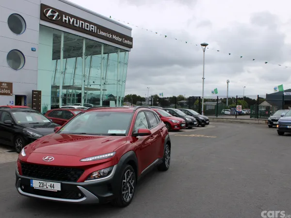 Hyundai KONA MPV, Petrol Hybrid, 2023, Red