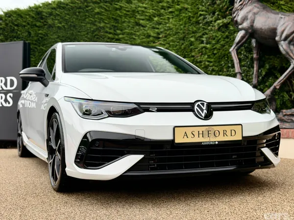 Volkswagen Golf Estate, Petrol, 2023, White