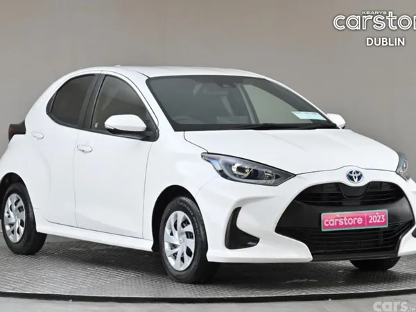 Toyota Yaris Hatchback, Petrol Hybrid, 2023, White