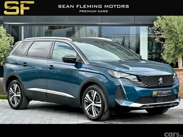 Peugeot 5008 MPV, Diesel, 2024, Blue