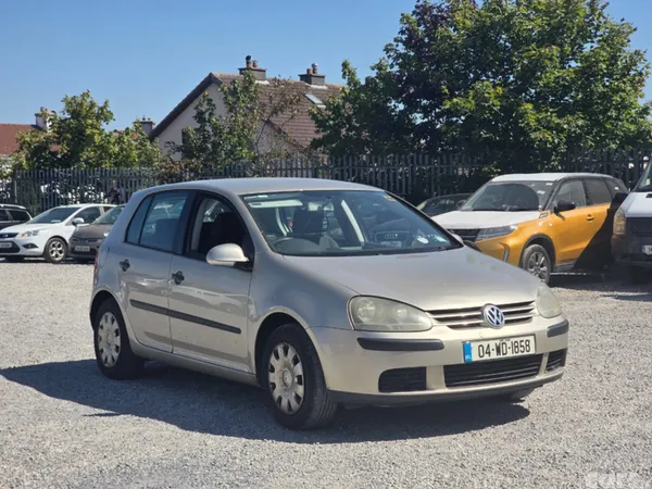 Volkswagen Golf Hatchback, Petrol, 2004, Beige