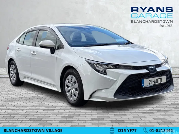 Toyota Corolla Saloon, Petrol Hybrid, 2021, White