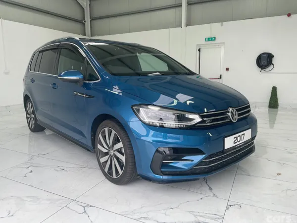 Volkswagen Touran MPV, Petrol, 2017, Blue