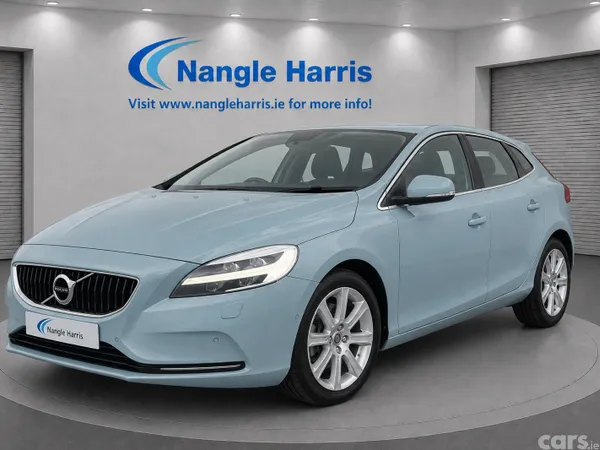 Volvo V40 Hatchback, Diesel, 2017, Blue