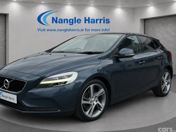 Volvo V40 Hatchback, Diesel, 2019, Blue