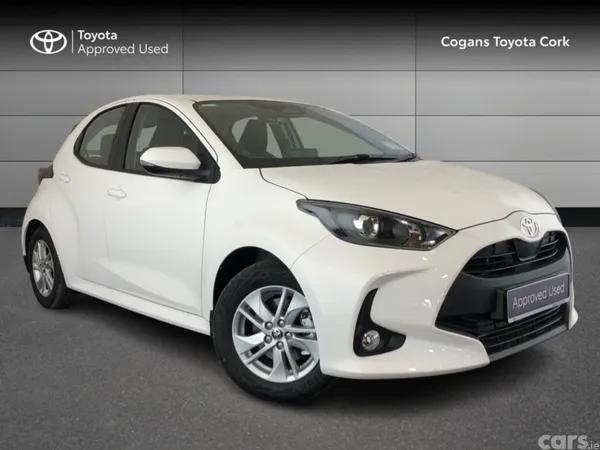 Toyota Yaris Hatchback, Petrol Hybrid, 2026, White