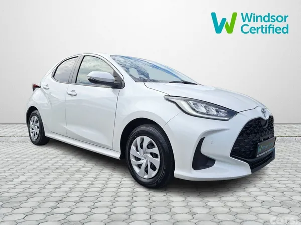 Toyota Yaris Hatchback, Petrol Hybrid, 2024, White