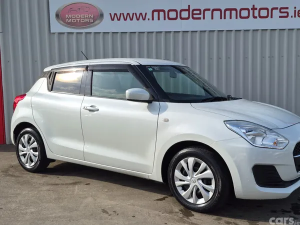 Suzuki Swift Hatchback, Petrol, 2020, White