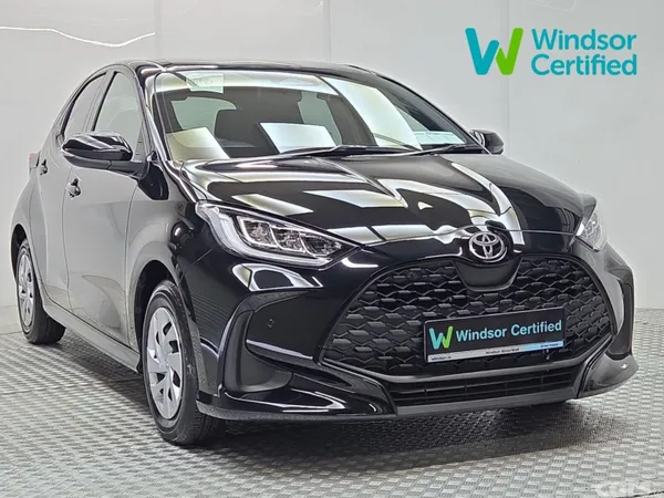 Toyota Yaris Hatchback, Petrol Hybrid, 2024, Black