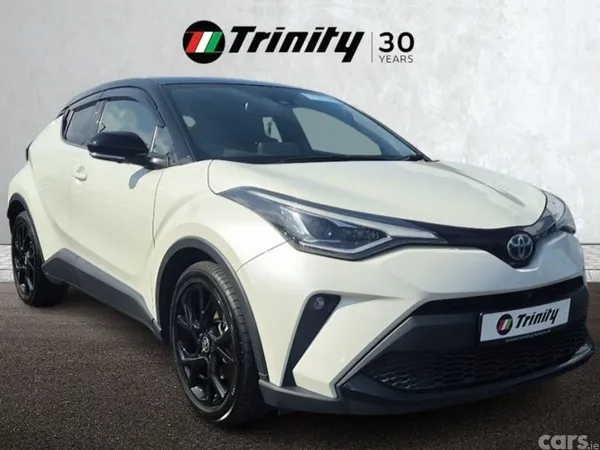 Toyota C-HR SUV, Petrol Hybrid, 2021, White