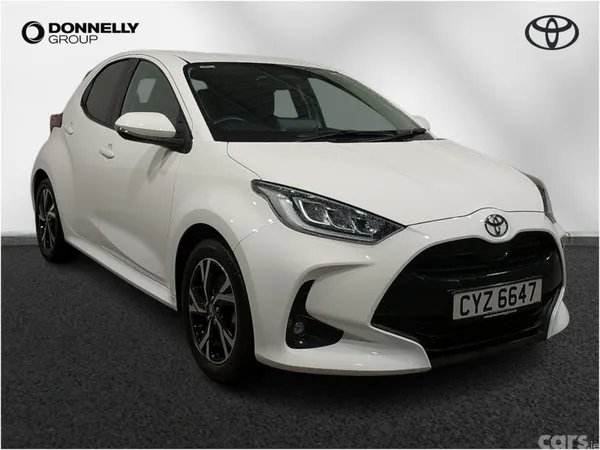 Toyota Yaris Hatchback, Petrol Hybrid, 2024, White