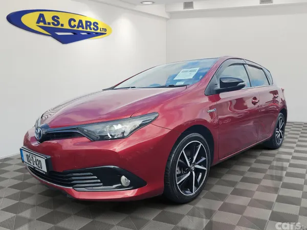 Toyota Auris Hatchback, Petrol Hybrid, 2018, Red
