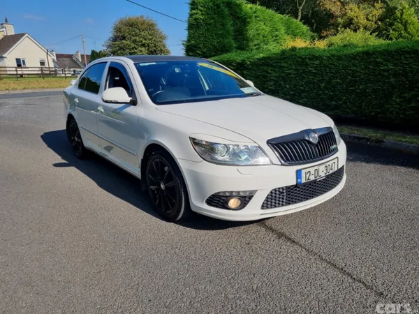 Skoda Octavia Hatchback, Diesel, 2012, White