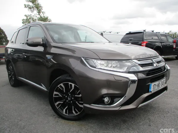 Mitsubishi Outlander SUV, Petrol Plug-in Hybrid, 2017, Brown