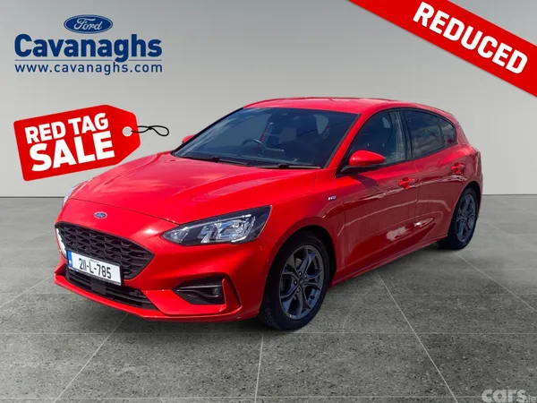 Ford Focus Hatchback, Diesel, 2021, Red