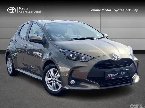 Toyota Yaris Hatchback, Petrol Hybrid, 2024, Bronze