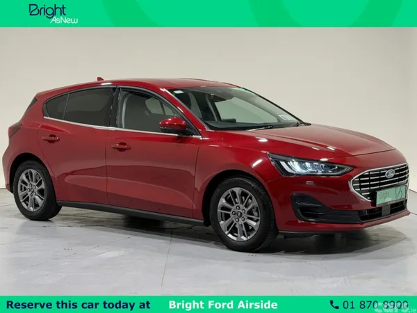 Ford Focus Hatchback, Petrol, 2022, Red