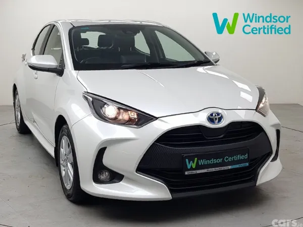 Toyota Yaris Hatchback, Petrol Hybrid, 2023, White