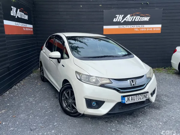 Honda Fit Hatchback, Petrol Hybrid, 2013, White