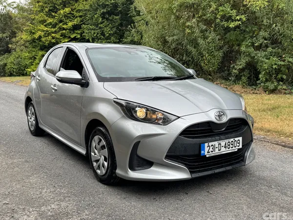 Toyota Yaris Hatchback, Petrol, 2023, Silver