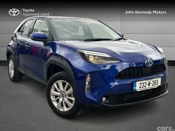 Toyota Yaris Cross Hatchback, Petrol Hybrid, 2023, Blue