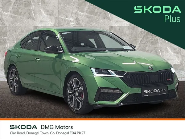 Skoda Octavia Saloon, Diesel, 2024, Green
