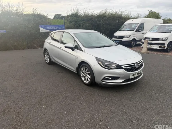 Vauxhall Astra Hatchback, Diesel, 2019, Silver