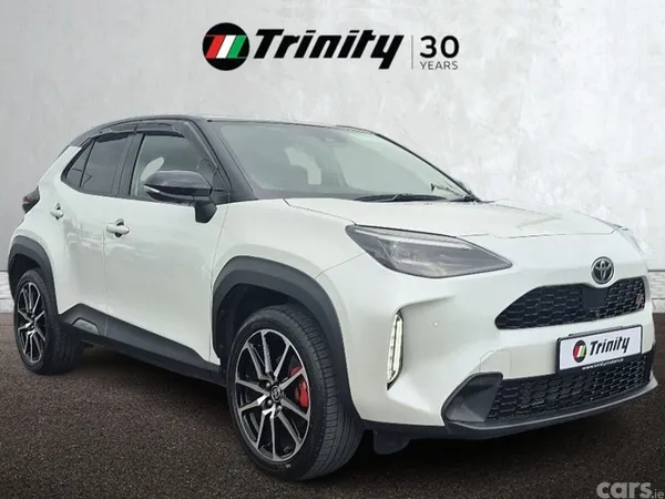 Toyota Yaris Cross Hatchback, Petrol Hybrid, 2023, White