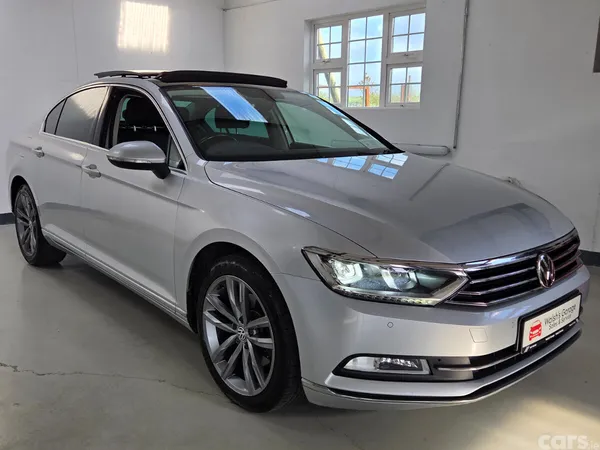 Volkswagen Passat Saloon, Diesel, 2018, Silver