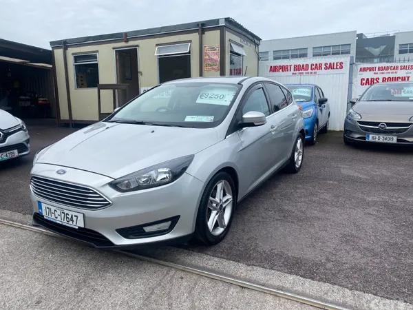 Ford Focus Hatchback, Petrol, 2017, Silver