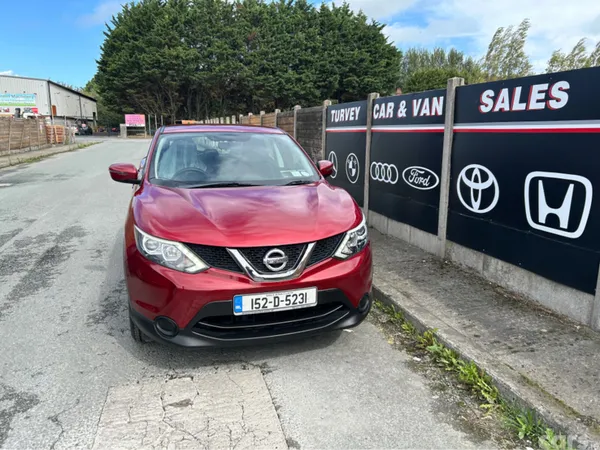 Nissan Qashqai MPV, Diesel, 2015, Red