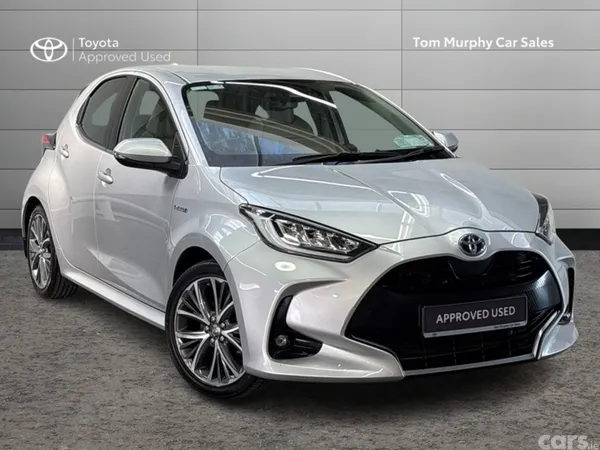 Toyota Yaris Hatchback, Petrol Hybrid, 2022, Silver