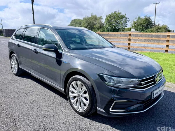Volkswagen Passat Estate, Petrol Plug-in Hybrid, 2020, Grey