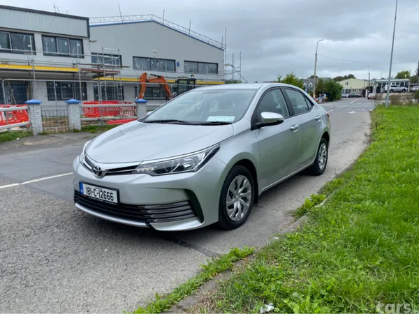 Toyota Corolla Saloon, Petrol, 2018, Grey