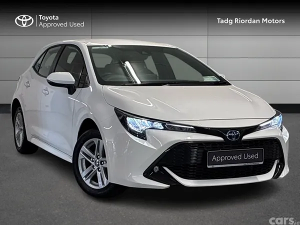 Toyota Corolla Hatchback, Petrol Hybrid, 2023, White