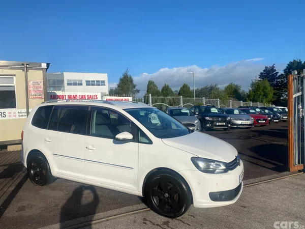 Volkswagen Touran MPV, Petrol, 2013, White