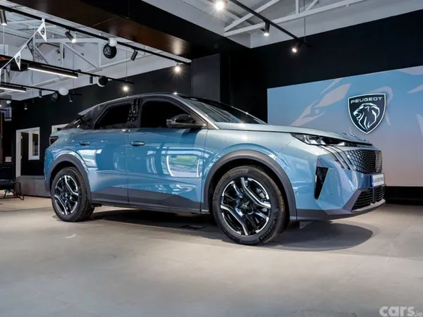 Peugeot 3008 MPV, Electric, 2025, Blue